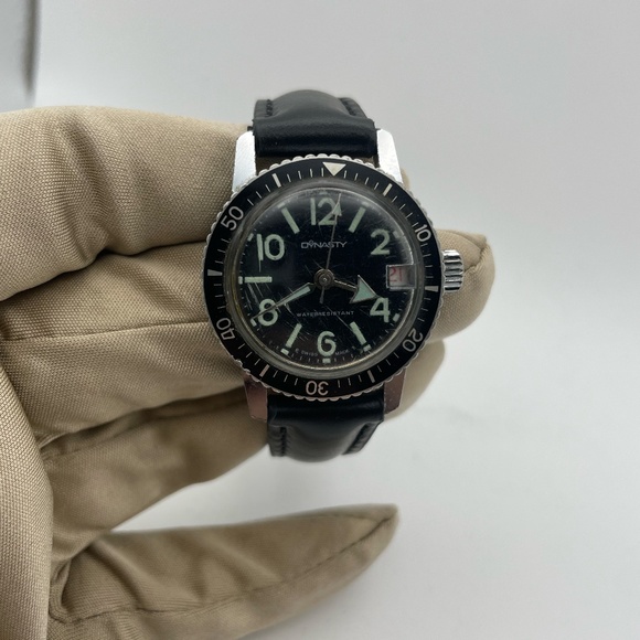 Vintage Dynasty Mechanical Watch - Picture 1 of 8